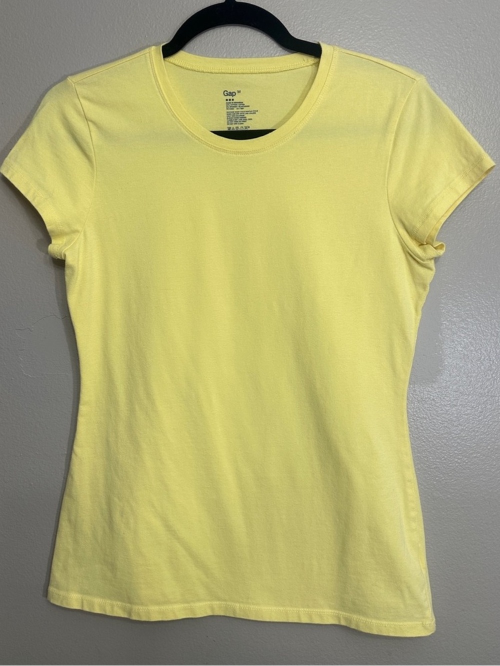 GAP Cotton Medium Yellow Essential T Shirt Spandex Blend 2011